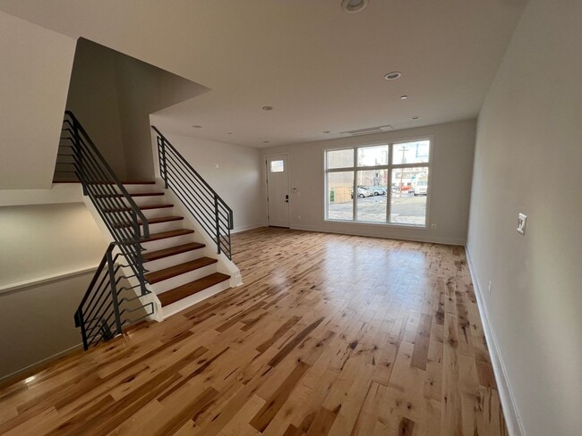 Building Photo - Stunning Point Breeze 3 Bedroom/4 Bathroom...