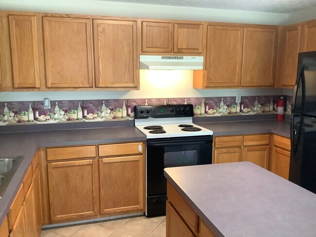 Foto del edificio - Spacious 3BR/3BA Townhome in PRIME location!!