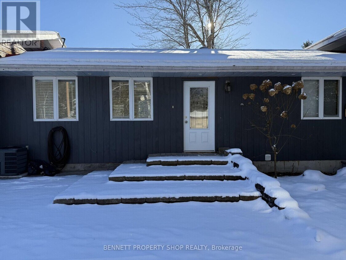 Primary Photo - 579 Peneshula Rd