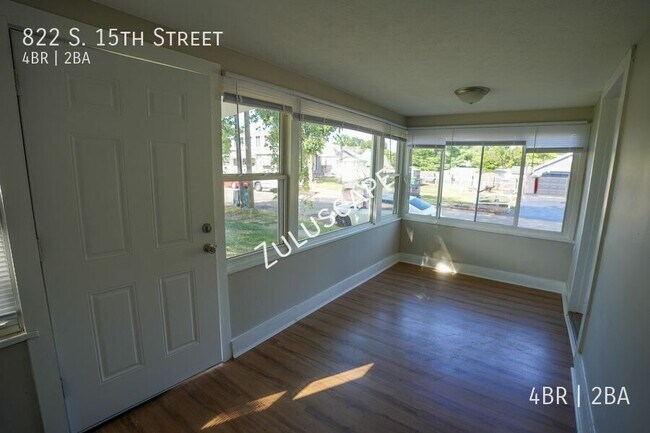 Foto del edificio - 822 S 15th St