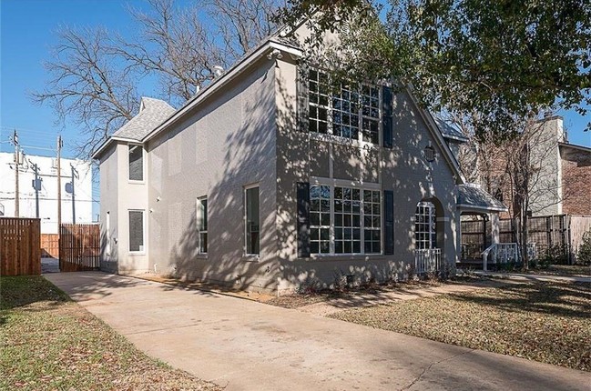 Building Photo - 3912 Rawlins St