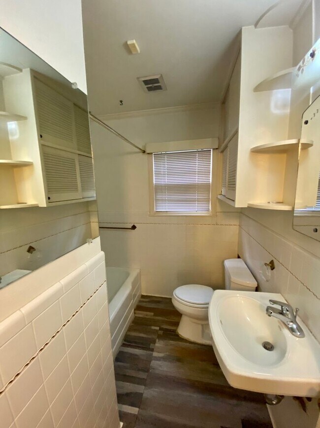 Foto del edificio - 3 bed 2.5 with awesome basement near Tech now available