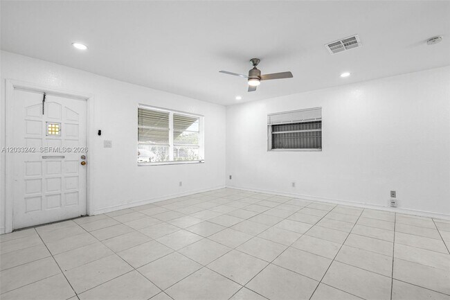 Foto del edificio - 7505 NW 58th St