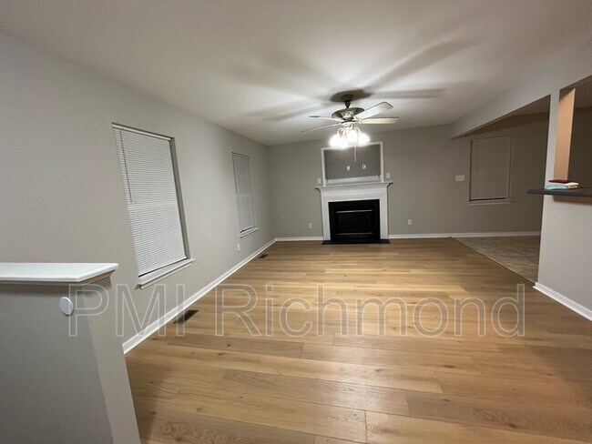 Building Photo - 9824 Willow Glen Ct