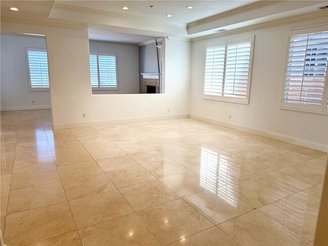 Foto del edificio - 9 Flintridge Ave