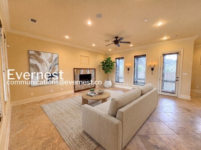 Foto del edificio - 3 Bed/2 Bath Home with Fenced Yard & Garage / Pet-Friendly / Available Now!