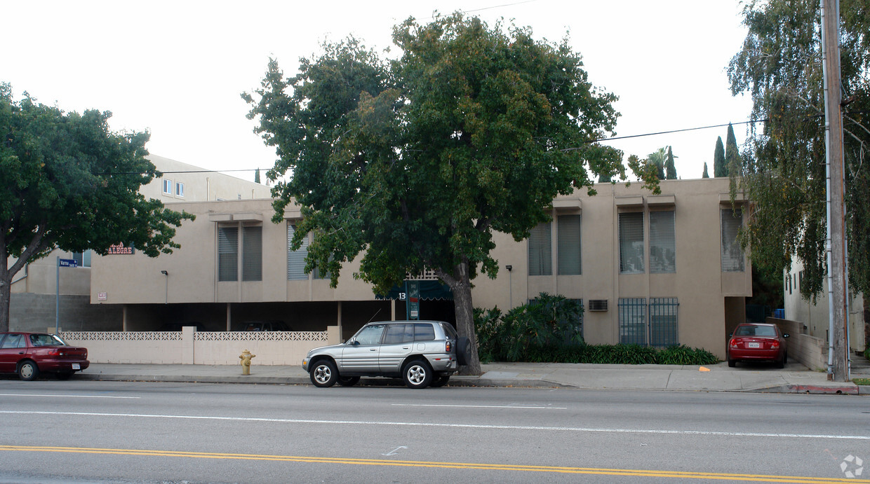 Foto del edificio - 13400 Burbank Blvd