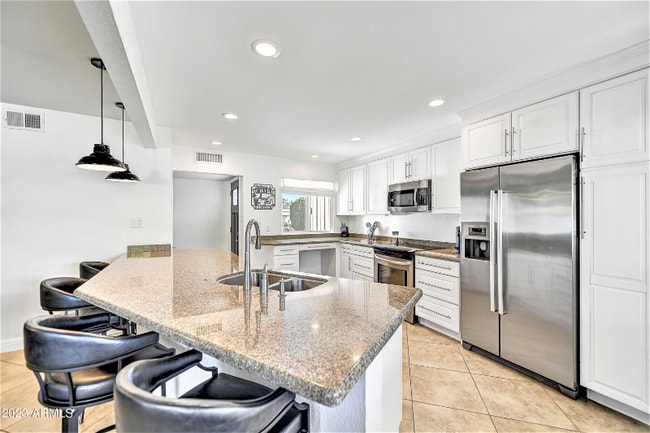 Building Photo - 1446 N McAllister Ave