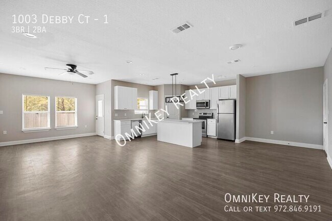Foto del edificio - 1003 Debby Ct