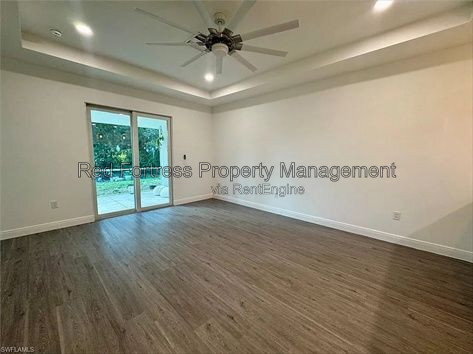 Foto del edificio - 17546 Dumont Dr