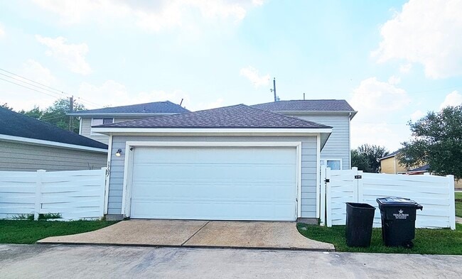 Building Photo - 1707 Nichole Woods Dr