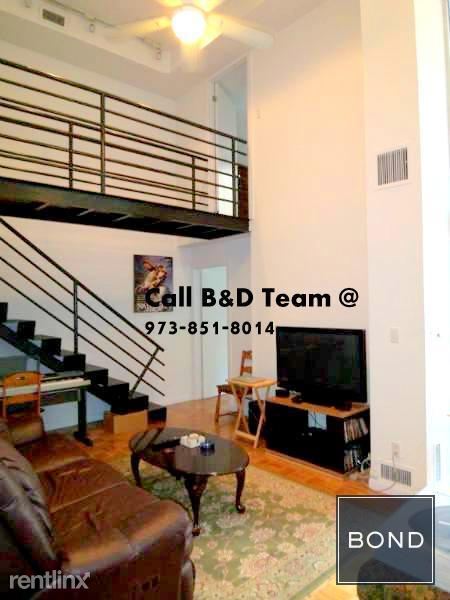 Primary Photo - 65 E 3rd St