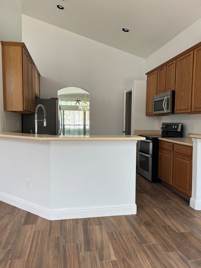 Foto del edificio - Dr Phillips area 3 bedroom 2.5  Bath Home With Bonus room