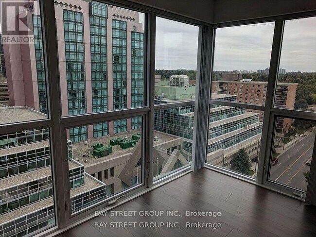 Building Photo - 5162 Yonge St