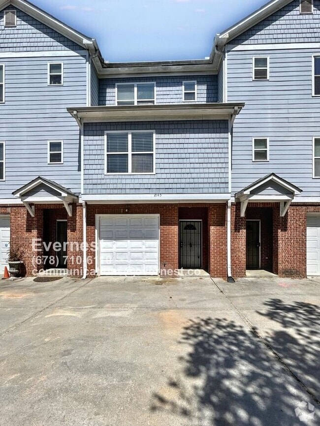 Building Photo - 2145 Hollywood Dr NW