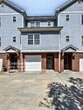 Foto principal - Spacious 4-Bedroom Townhome with Modern Co...