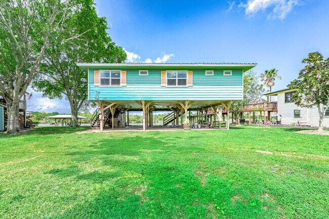 Foto del edificio - 319 Palm Dr