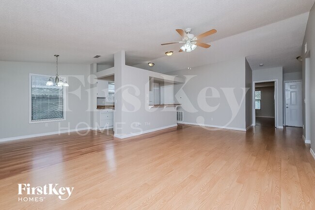 Foto del edificio - 12213 Hidden Brook Dr