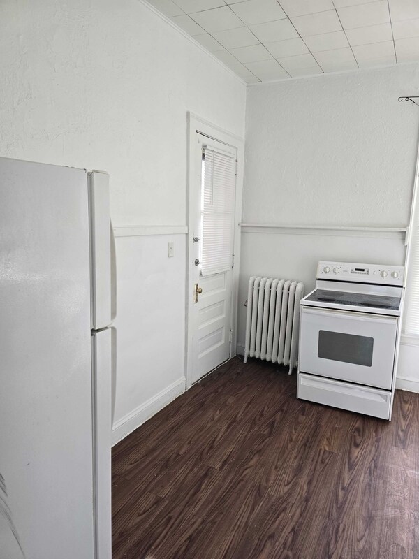 Building Photo - 701 S Bluff Blvd