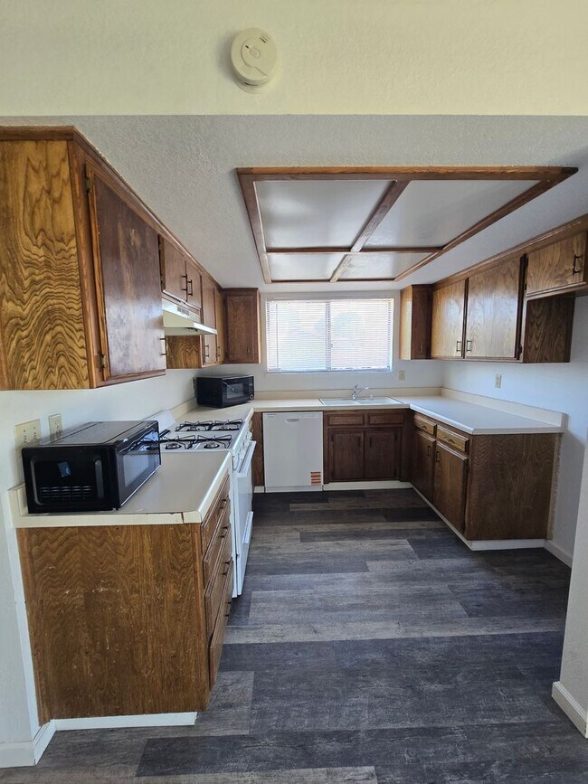 Foto del edificio - 932 Kinnett Ave