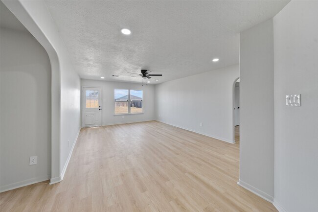 Foto del edificio - 5203 Panay Park Dr