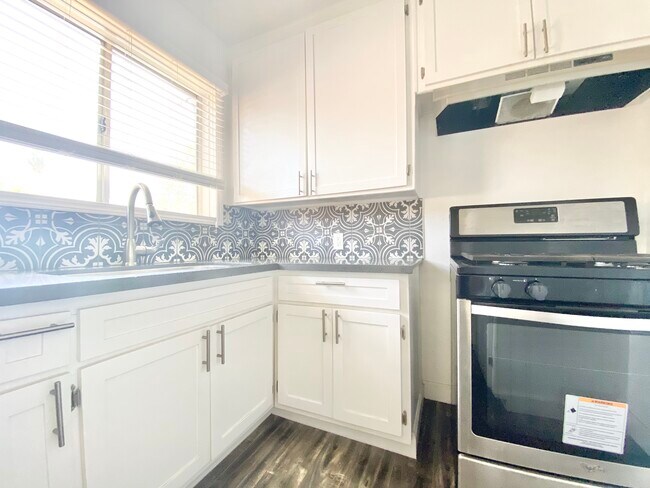 Foto del edificio - 295 Barthe Dr Pasadena, CA 91103