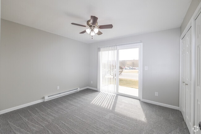 2BR, 1BA - 752SF - Bedroom - Geneva Estates