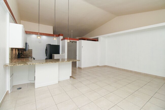 Foto del edificio - ANNUAL UNFURNISHED ** Wiggins Pass West **...