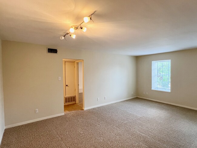 dining room and living room - 9001 Gaylord Dr