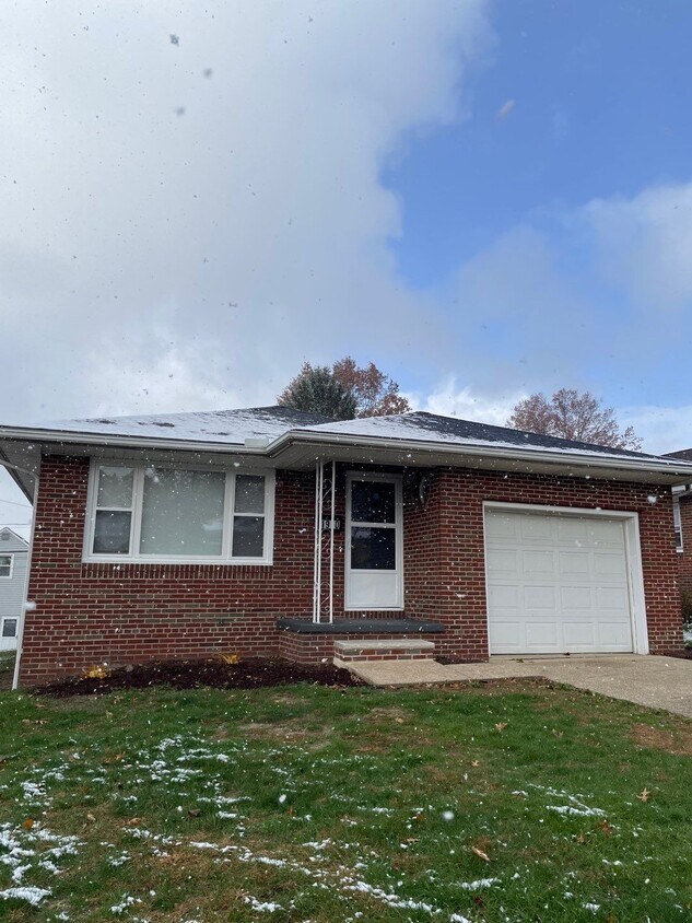 Foto principal - 1910 Thornapple Ave