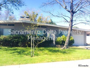 Building Photo - 1425-1427 Topaz Way