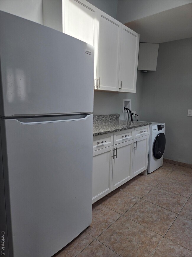 Foto del edificio - 58 Juniper Rd