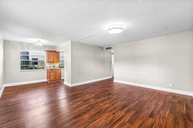 Foto del edificio - 733 Normandy Trail