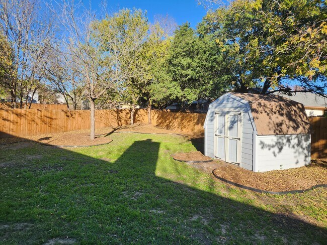 Foto del edificio - 3614 Woodglow Cir