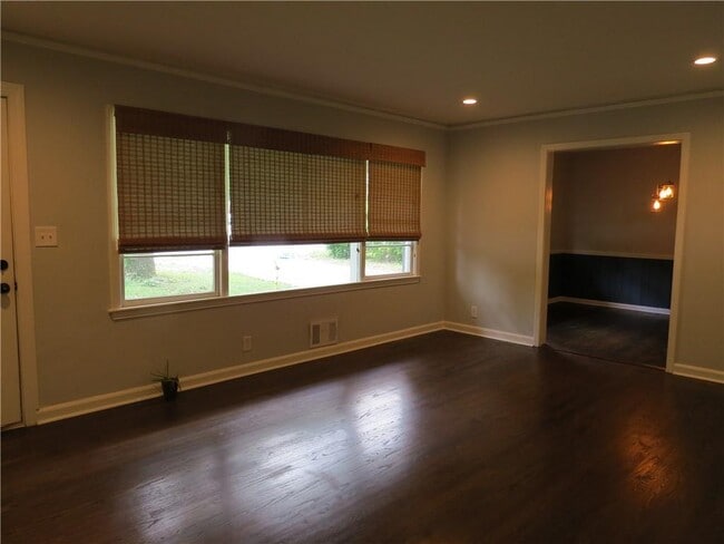 Foto del edificio - 1570 Van Epps St SE