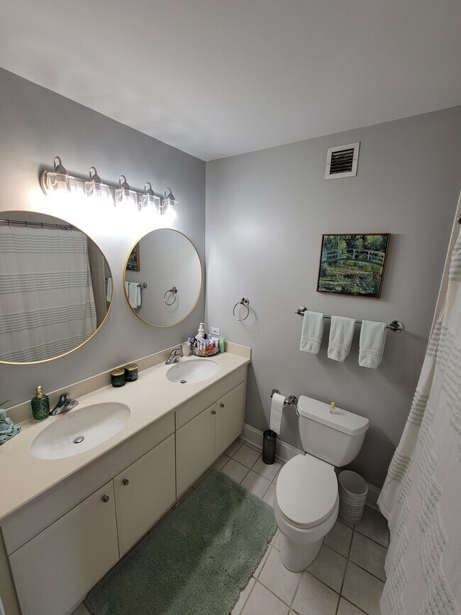 Foto del edificio - 33 W Ontario St