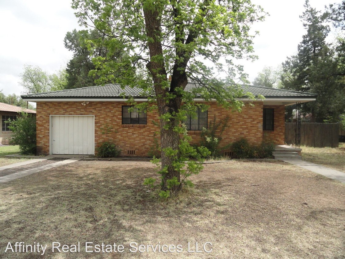 Primary Photo - 1106 N Guadalupe St