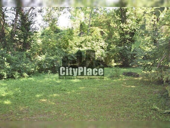 Foto del edificio - 5408 E Burgess Ave