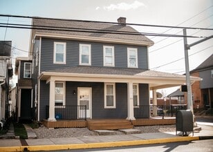 Building Photo - 204 E High St