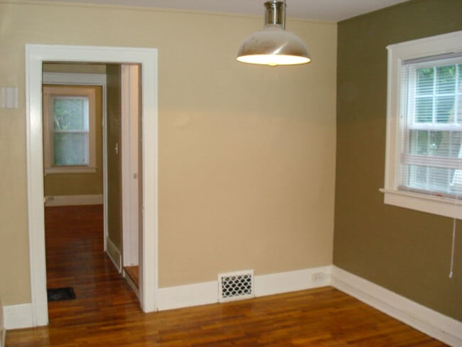 Building Photo - 18 Fuller Ave SE