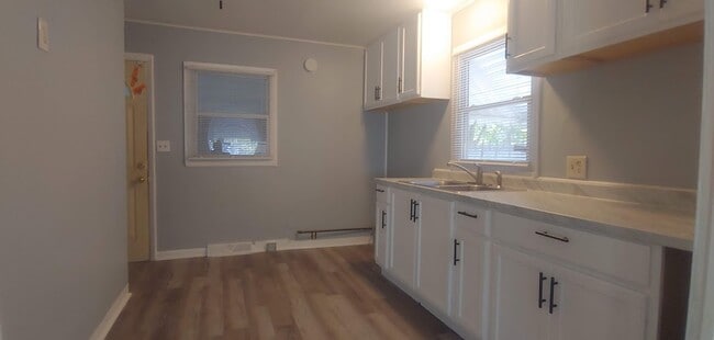 Building Photo - 5034 N 42nd St