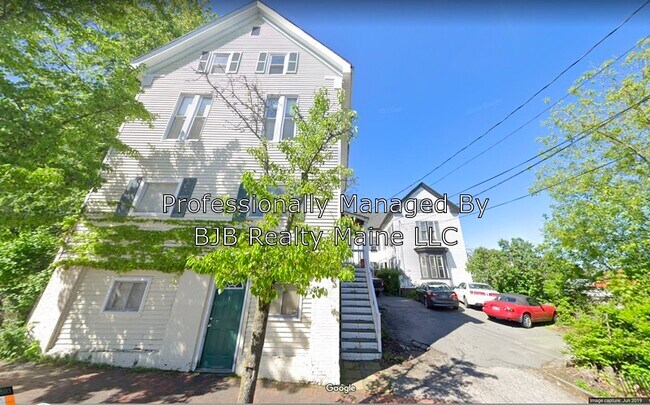 Building Photo - 100 Forest Ave