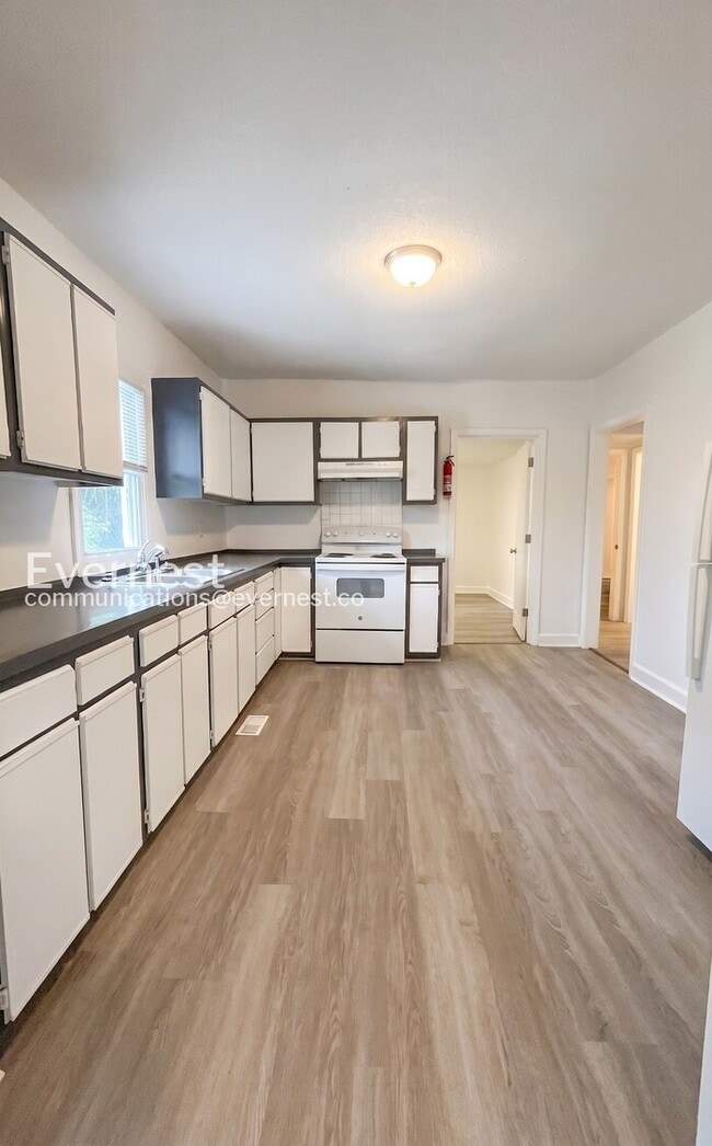 Foto del edificio - 3 Bed, 1 Bath Home in Winston-Salem / Vouchers Accepted / Available Now!