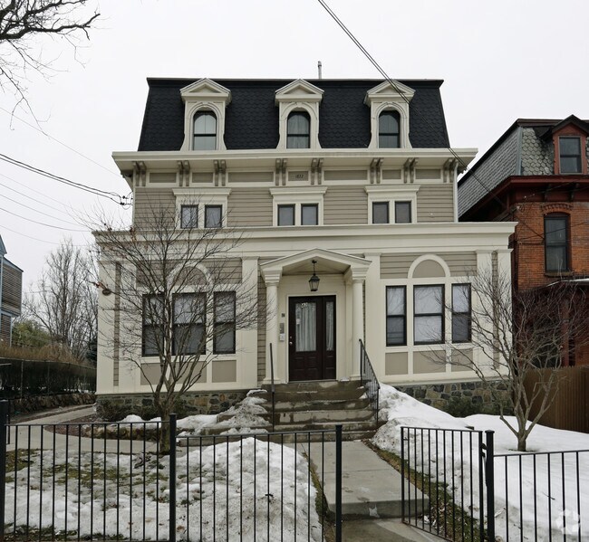 Building Photo - 42 Westervelt Ave