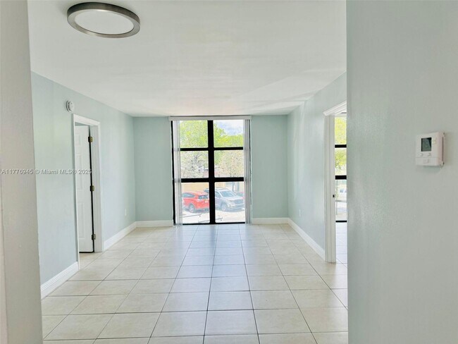Foto del edificio - 2055 SW 122nd Ave