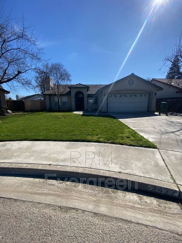 2427 W Wall Ct, Porterville, CA 93257 House Rental in Porterville, CA
