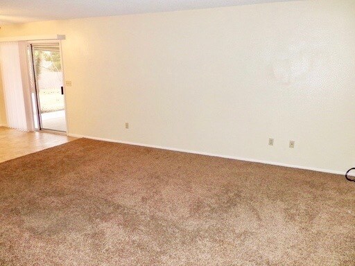 Foto del edificio - Coming soon! 3 Bedroom 2 Bath Home in Yucc...