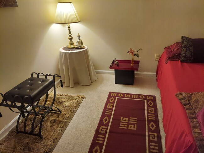Foto del edificio - 9205 Linden Grove Ct