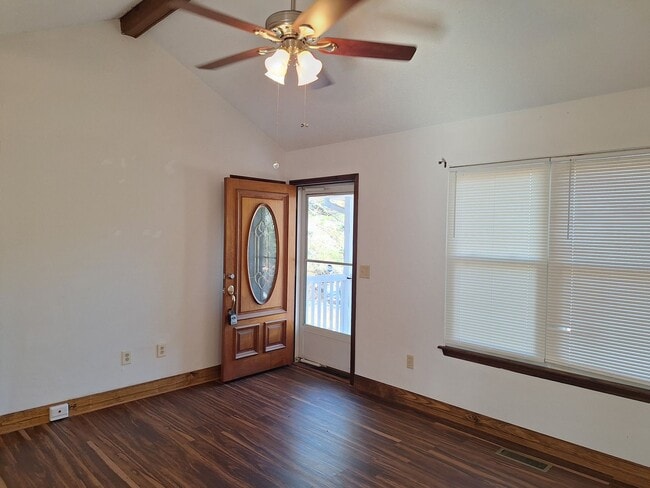 Foto del edificio - Splendid Garden Cottage in Lugoff, SC!