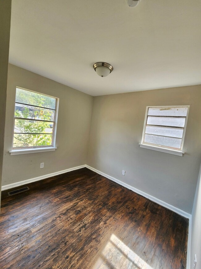 Building Photo - 2804 32nd Way SW